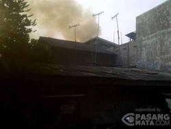 Kebakaran Landa Perumahan di Kemayoran Jakpus