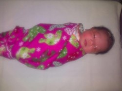 Ibu yang Melahirkan di Commuter Line Banjir Hadiah dari KRL Mania