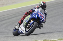 Lorenzo Waspada Penuh, Sebut Rossi Favorit Menang