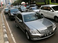Peziarah di Karet Bivak Membludak, Casablanca Macet