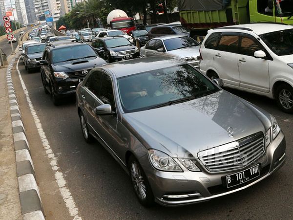 Peziarah di Karet Bivak Membludak, Casablanca Macet