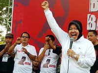 Risma Hadiri Jalan Sehat PDIP