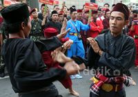 Pesilat Unjuk Kebolehan di Bundaran HI
