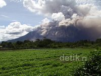Gunung Sinabung Masih Awas