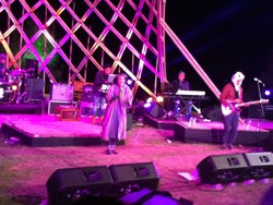 Baju Lapis Lima Hingga Ramuan Khusus Senjata Andien di Jazz Gunung 2015