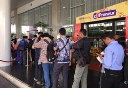 Bahasa Inggris di Video Online Itu Gak Penting