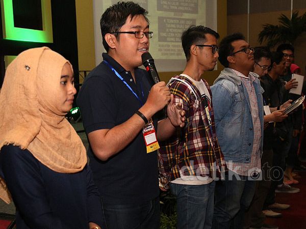 Siapa Cepat Dia Dapat! Anak Muda Surabaya Rebutan Ikut Kuis Bikin Komik Berhadiah di d'Preneur