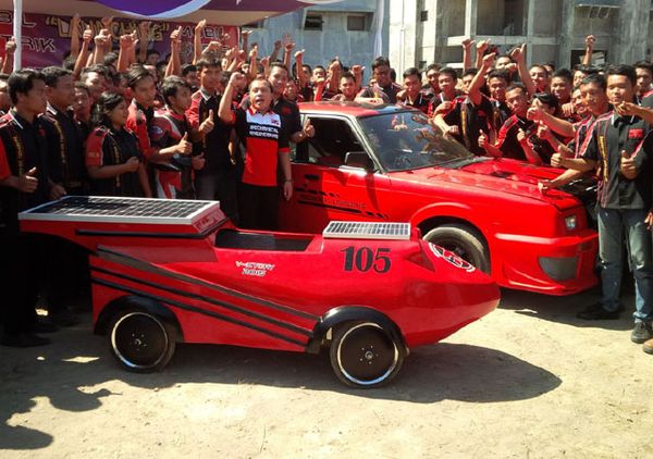 Mahasiswa Kediri Ciptakan Dua Mobil Ramah Lingkungan