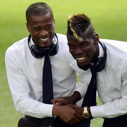 Saran Evra ke Pogba Soal Masa Depan: Bertahan di Juve Ide yang Bagus