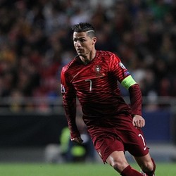 Ronaldo Hat-trick, Portugal Tumbangkan Armenia