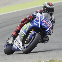 Lorenzo Waspada Penuh, Sebut Rossi Favorit Menang