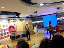 Sapardi Djoko Damono Rilis Novel Hujan Bulan Juni