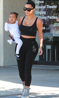 Anak Pertama North West, Akankah Kim Kardashian Namai Anak Kedua South?