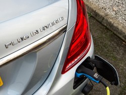 Teknologi Mobil Apa Saja yang Bakal Dinikmati Kaum Muda?