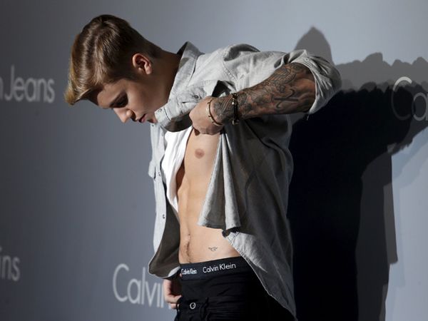 Justin Bieber Pamer Underwear di Hong Kong