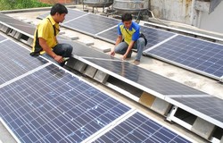 Dapat Suntikan Rp 5 T, PLN Pasang Solar Cell di Daerah Terpencil