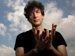 Novel Grafis Buatan Kartunis Gaiman dan Bechdel Diprotes Mahasiswa