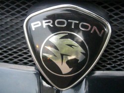 Suzuki Buatkan Mobil Penumpang yang Kecil untuk Proton