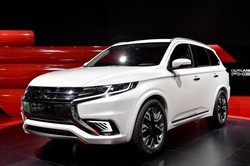 Kapan Outlander Plug-in Hybrid Mampir ke Indonesia, Mitsubishi?
