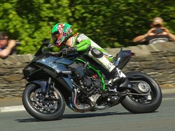 Kawasaki H2R Pecahkan Rekor, Tembus 331 Km/Jam!