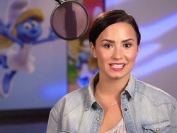 Gantikan Katy Perry, Demi Lovatto Isi Suara Smurfette di Get Smurfy