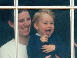 Sapa Publik dengan Julurkan Lidah, Ini Foto Terlucu Pangeran George