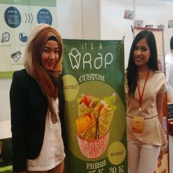 Bisnis Jajanan 2 Wanita Muda Cantik Ini Omzetnya Rp 128 Juta/Bulan