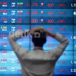 IHSG Merah, Analis Saham: Dolar Rp 13.000 Sudah Jadi Alarm