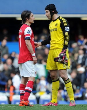 Rosicky Akui Bicara dengan Cech soal Arsenal, tapi...