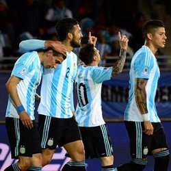 Albiceleste Siap Manfaatkan Keuntungan dari Ketiadaan Forlan & Suarez