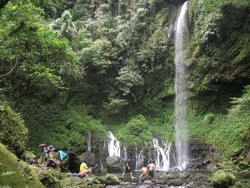 Ternyata Ada Air Terjun Secantik ini di Sumbar