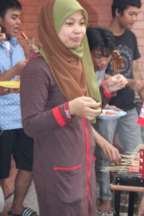 Ngantor Naik Sepeda, Berat Badan Suryani Sukses Turun 12 Kg!