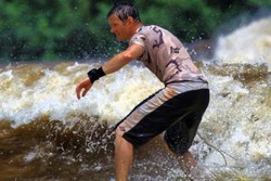 Wajib Coba, Taklukkan Gelombang Bono di Sungai Kampar