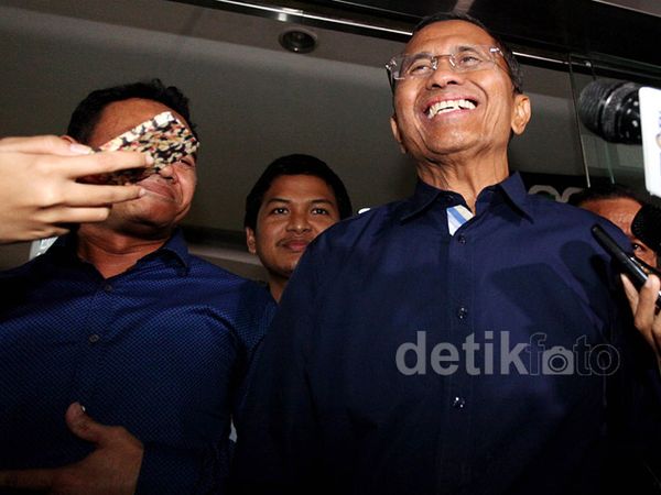 Dahlan Iskan Diperiksa Kejagung Selama 9 Jam