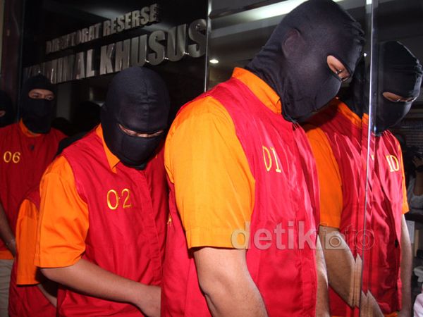 6 Tersangka  Prostitusi Online Ditangkap