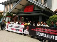 Puluhan Pendukung Siap Sambut Anas di Lapas Sukamiskin