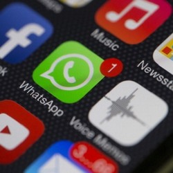 Memaki di WhatsApp Diganjar Denda Rp 884 Juta!