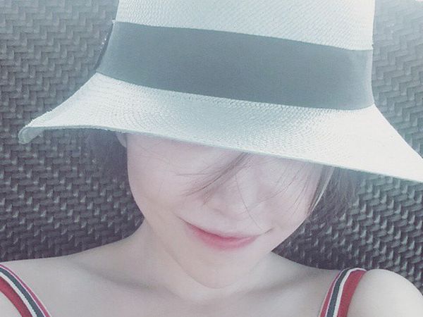 Red Hot! Ga In 'BEG' Seksi Berbaju Renang di Tepi Laut