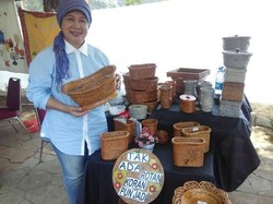 Tak Ada Rotan, Koran Pun Jadi