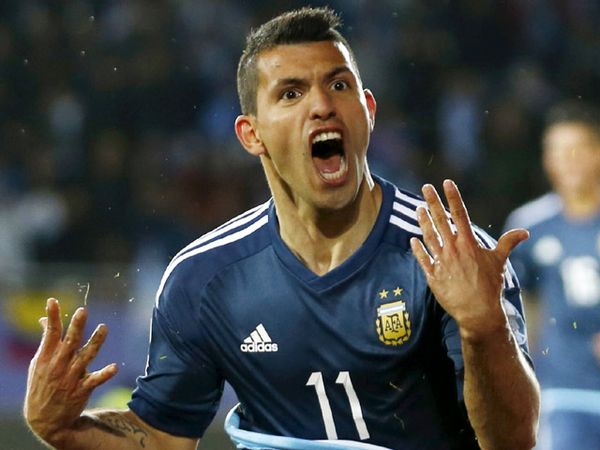 Aguero Menangkan Argentina