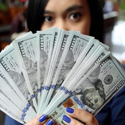 Subsidi BBM Dihapus, Kok Dolar Malah Jadi Rp 13.300?