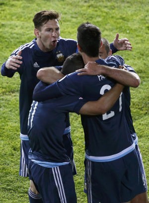 Argentina Bidik Juara Grup