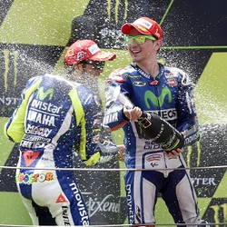 Yamaha Tak Akan Diam Kalau Rossi dan Lorenzo Panas Lagi