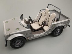 Camatte Hajime, Mobil Militer Mainan Toyota