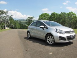 Ini Daftar Harga Kia Rio Terbaru, Ada 3 Tipe