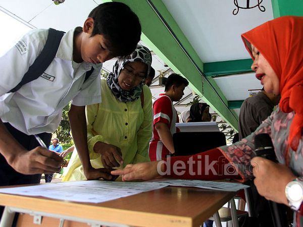 Pendaftaran Murid Baru di SMA 24 Jakarta