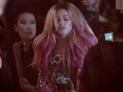 Madonna Gila-gilaan Bareng Miley Cyrus di Video Klip Bi**h Im Madonna