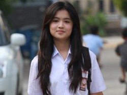 Kisah Si Imut Debby Shinta yang Sudah 8 Tahun Berkiprah di Industri Hiburan