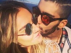 Ibunda Tegaskan Perrie Edwards Bukan Penyebab Zayn Malik Hengkang dari 1D