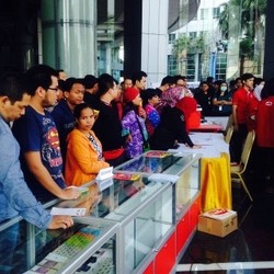 Beli iPhone 5c Hingga Galaxy S5 Harga Miring Dibatasi Hanya 3 Unit per Orang